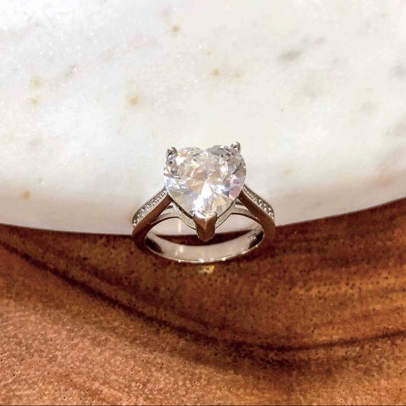 .925 Sterling Silver Heart Shaped Solitaire Size 8 - Picture 5 of 6